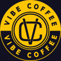 Vibe Coffee Original | Cafés Especiais e Cafés Sup A Vibe Coffee nasceu com o conceito da mistura entre cafés especiais e arte.

Nossos rótulos exclusivos possuem ilustrações inspiradas em temas relacionados a arte, esportes, cultura, música e estilo de vida. Cada rótulo possui uma identidade própria, com nome, história e um tipo de café diferente. 

Nossos cafés especiais são produzidos pelos melhores produtores do Brasil e do mundo, com garantia de qualidade desde a sua origem.