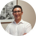 Psicólogo Rafael Henrique Pereira O psicólogo Rafael Henrique Pereira é graduado em Psicologia pela Universidade Autônoma do Brasil (UniBrasil), desde 2018, e possui especialização em Análise Aplicada do Comportamento (ABA) pela renomada Faculdade Inspirar.
Rafael atua principalmente no atendimento de pacientes com autismo, utilizando a abordagem ABA como base de seu trabalho. Além disso, presta supervisão a outros psicólogos que lidam com essa mesma demanda, contribuindo para o aprimoramento de práticas clínicas na área.
Na clínica geral, Rafael se dedica ao atendimento de casos relacionados à ansiedade, fobias e transtorno bipolar, ajudando seus pacientes a encontrar equilíbrio emocional e qualidade de vida.