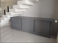 Exclusivo Móveis Planejados Paulínia A Móveis Exclusivo, localizada em Paulínia, revitaliza espaços com soluções feitas sob medida 
e de excelência. Especializada na elaboração de móveis personalizados para cozinhas, quartos, 
banheiros, salas de estar e escritórios, a Móveis Exclusivo combina design contemporâneo, 
praticidade e resistência. Com um atendimento diferenciado, nossa equipe se encarrega de planejar 
e realizar cada aspecto, assegurando que os móveis expressem sua personalidade e aproveitem cada 
área de forma eficaz. Utilizamos materiais de alta qualidade e tecnologias avançadas para apresentar 
projetos que superam suas expectativas, oferecendo conforto, estética e funcionalidade. Ademais, 
disponibilizamos uma consultoria abrangente para que cada projeto seja singular e prático. 
Sua satisfação é nossa principal meta. Por isso nossa marca Planejados Exclusivo é para você.